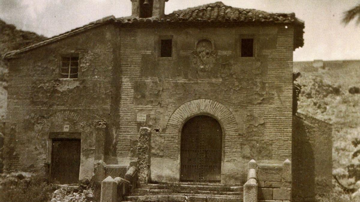 Fotografía de José Rodrigo de 1890 que permitía conocer detalles de la fachada.  | ARCHIVO HISTÓRICO MUNICIPAL