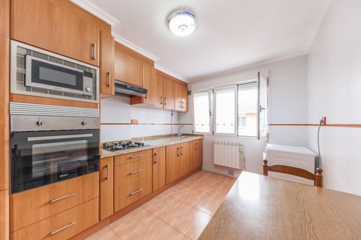 Estudios y apartamentos desde 60.000 euros a la venta en Asturias - La