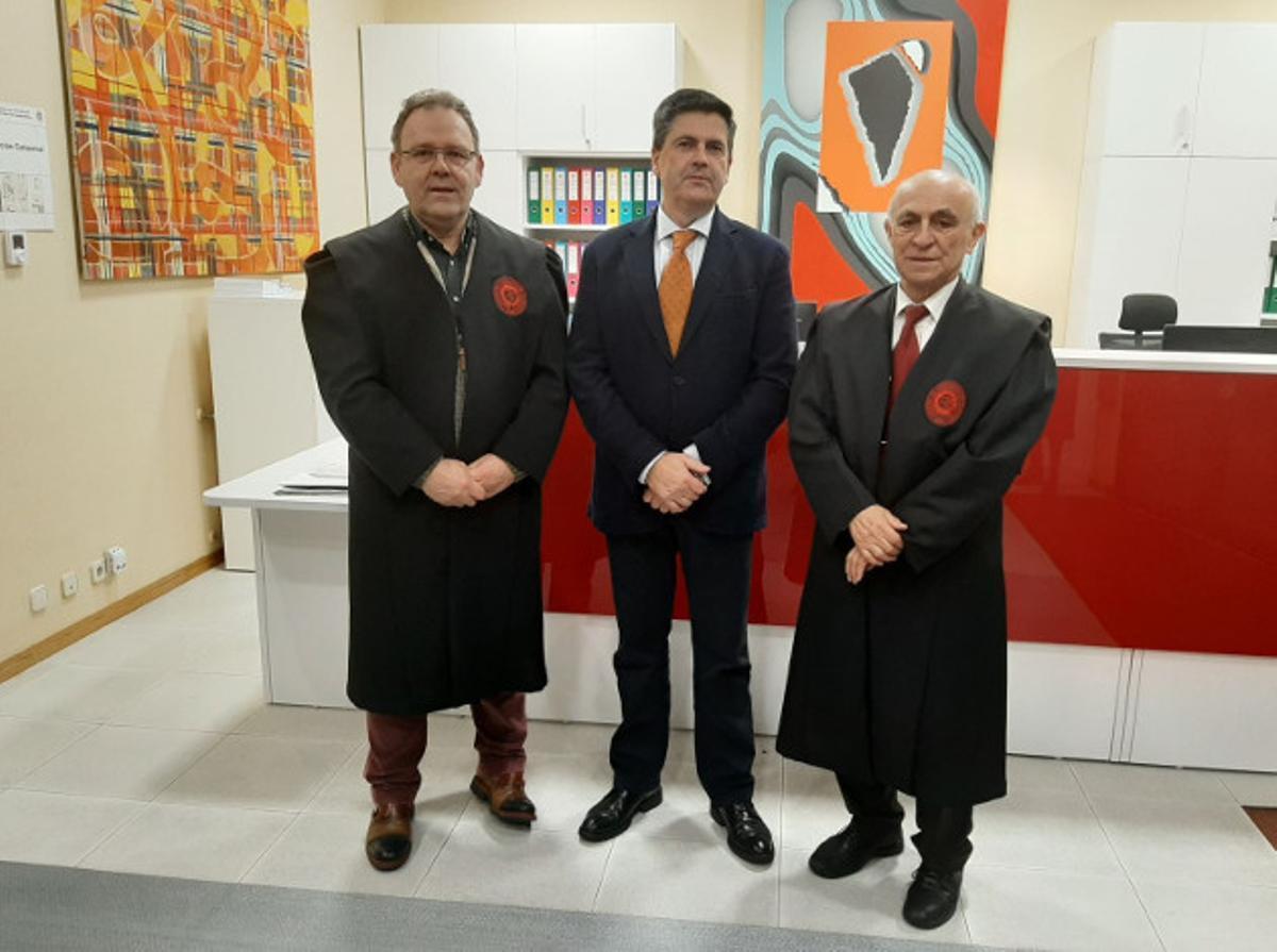 Homenaje de los abogados de Santiago a Rúa