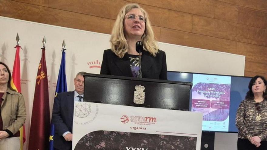 La edil Mercedes Bernabé durante la presentación de las olimpiadas.
