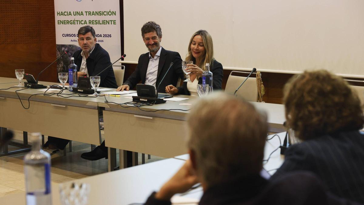 Por la izquierda; Nicolás González, Pablo de Juan y Susana Solís.