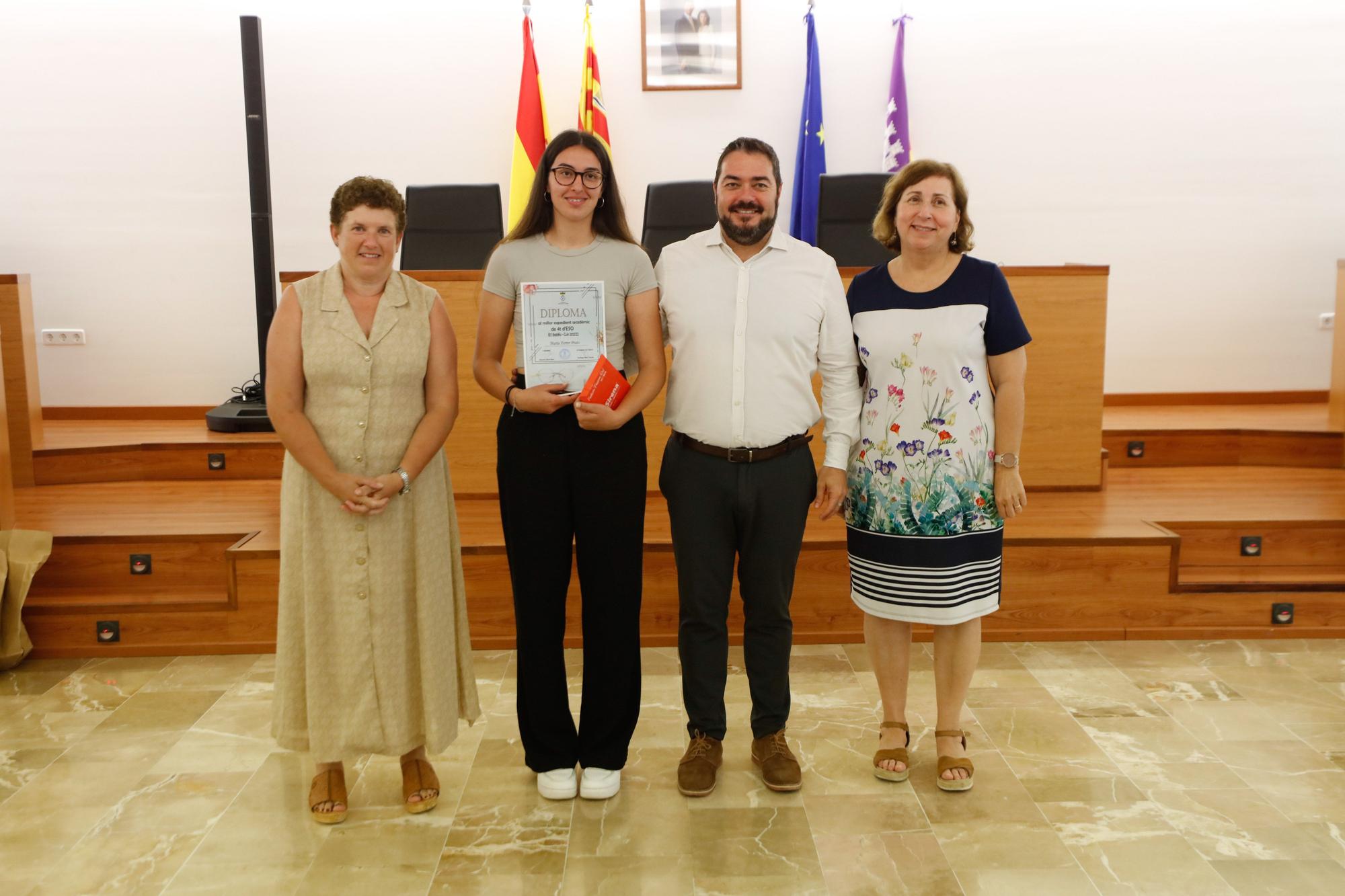 Sant Joan premia a sus mejores estudiantes