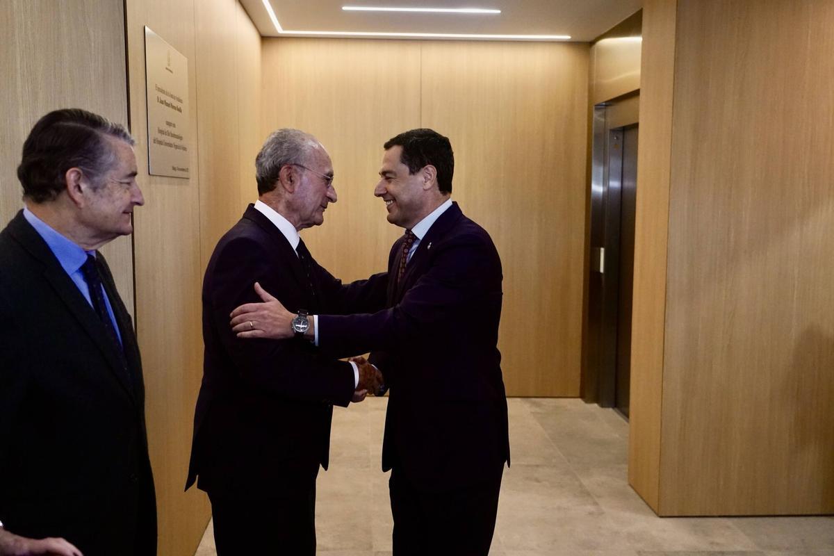 Juanma Moreno inaugura el  nuevo Hospital de Día Oncohematologico del Clínico