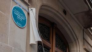 Una placa a Bruc 49 homenatja Cerdà a la seva llar de l’Eixample