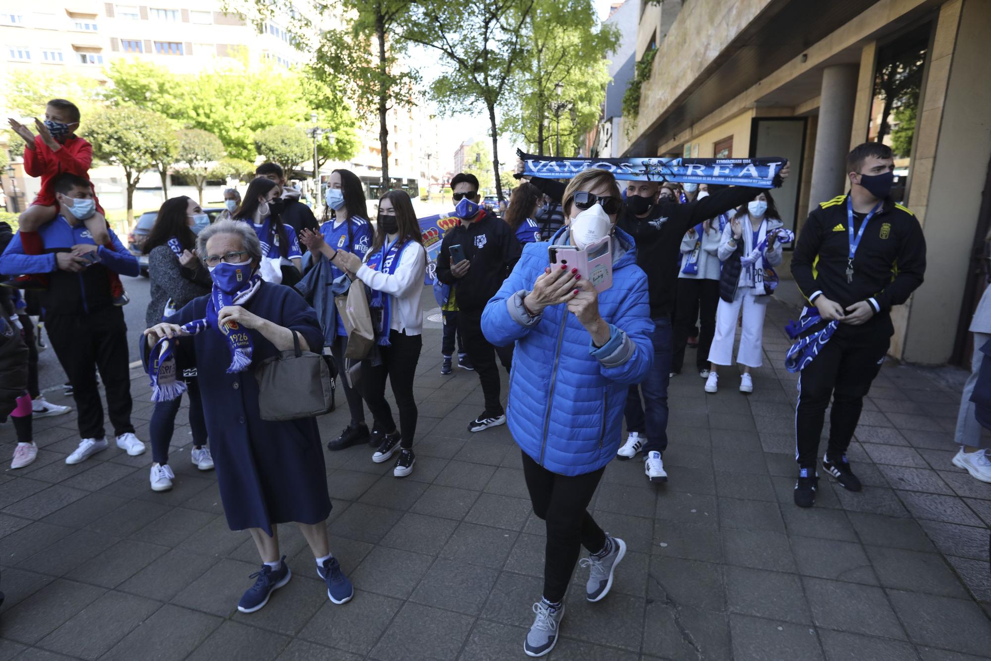 El ambiente en Oviedo durante el derbi