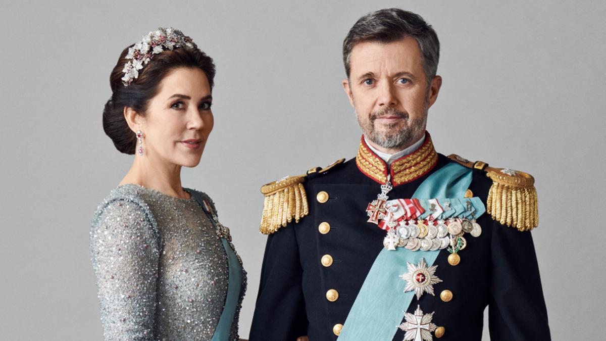 Los retratos de Federico y Mary como reyes de Dinamarca.