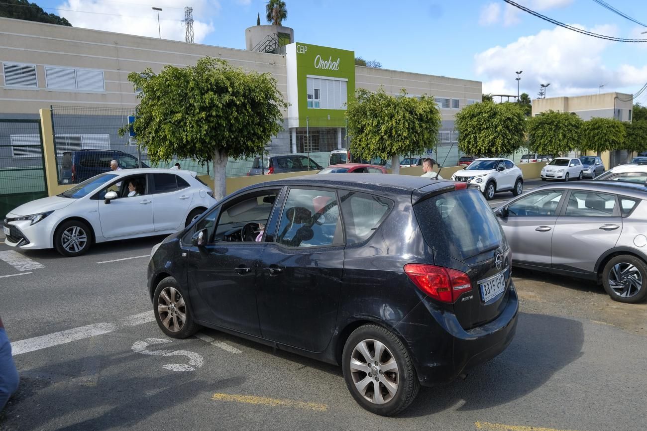 Salida de los alumnos de CEIP Orobal, en La Guitarrilla, en Santidad de Arucas, en la jornada de transporte escolar en Canarias.