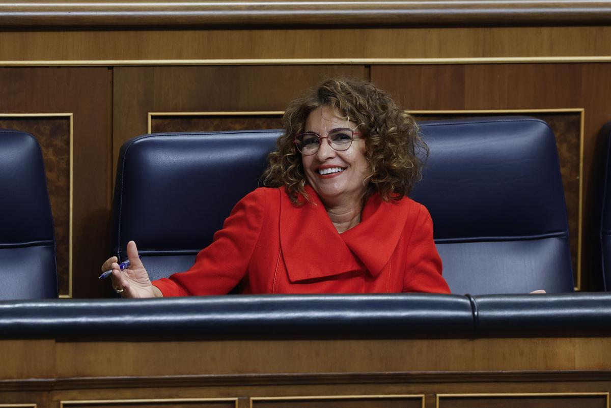 Montero obre el camí de l’acord sobre els menors a les Canàries