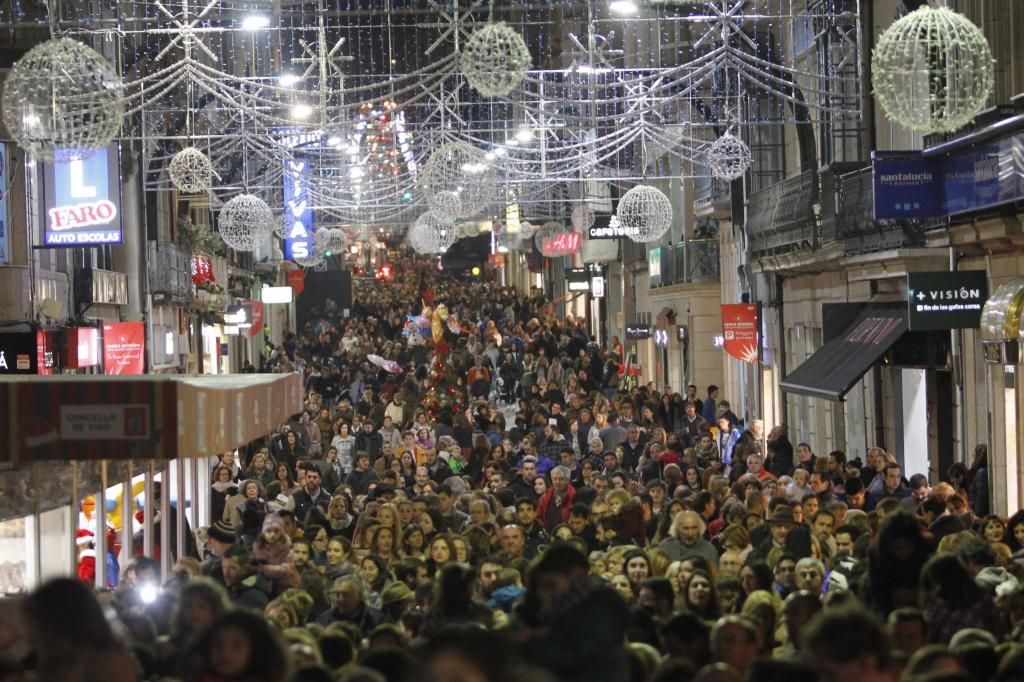 El año que los vigueses vivieron masivamente la Navidad