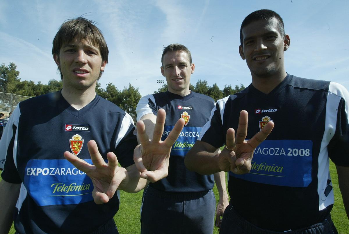 31/03/2006ZARAGOZAENTRENAMIENTO DEL REAL ZARAGOZA. DE IZDA A DCHA, ALBERT CELADES, LUIS CARLOS CUARTERO Y DELIO TOLEDO.FUTBOL. REAL ZARAGOZA. ENTRENAMIENTOS.EDUARDO BAYONACAMARA DIGITAL. FUTBOL. REAL ZARAGOZA. ENTRENAMIENTOS