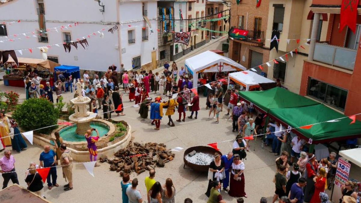 Hubo mercado medieval con música y pasacalles, atracciones infantiles, exhibiciones de danza y cuentacuentos. | EUPHOTOPASION/SERVICIO ESPECIAL