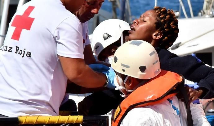 28/02/20 ARGUINEGUIN. MOGÁN. Llegada de migrantes al puerto de Arguineguin después de ser rescatados por un velero. Fotógrafa: YAIZA SOCORRO.  | 28/02/2020 | Fotógrafo: Yaiza Socorro