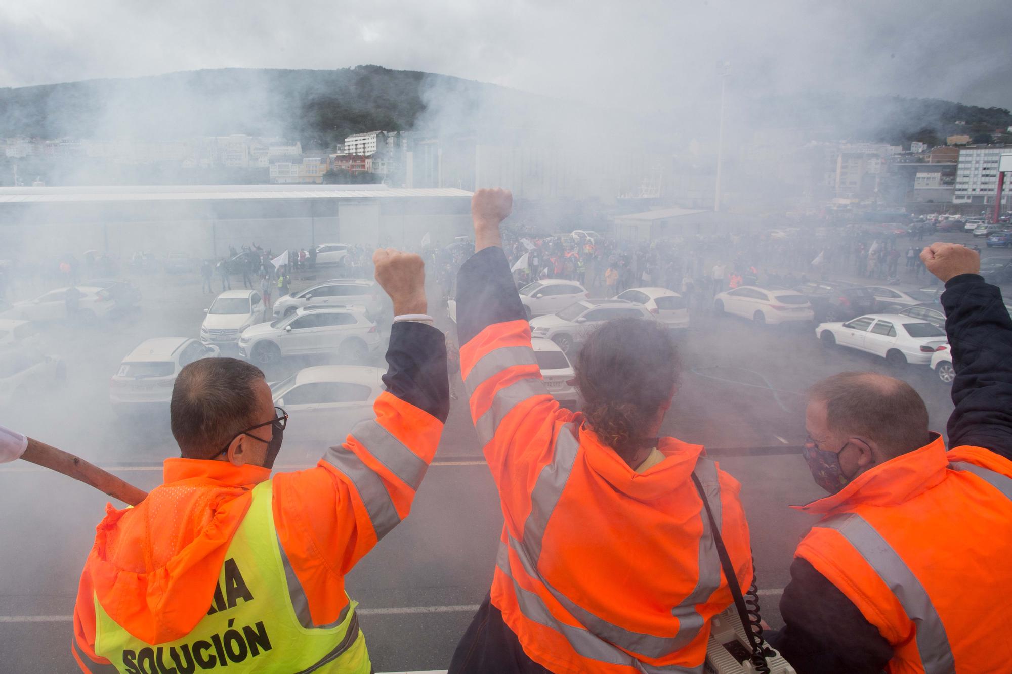 Mil vehículos en la caravana de Alcoa con el lema 'Enerxía solución'