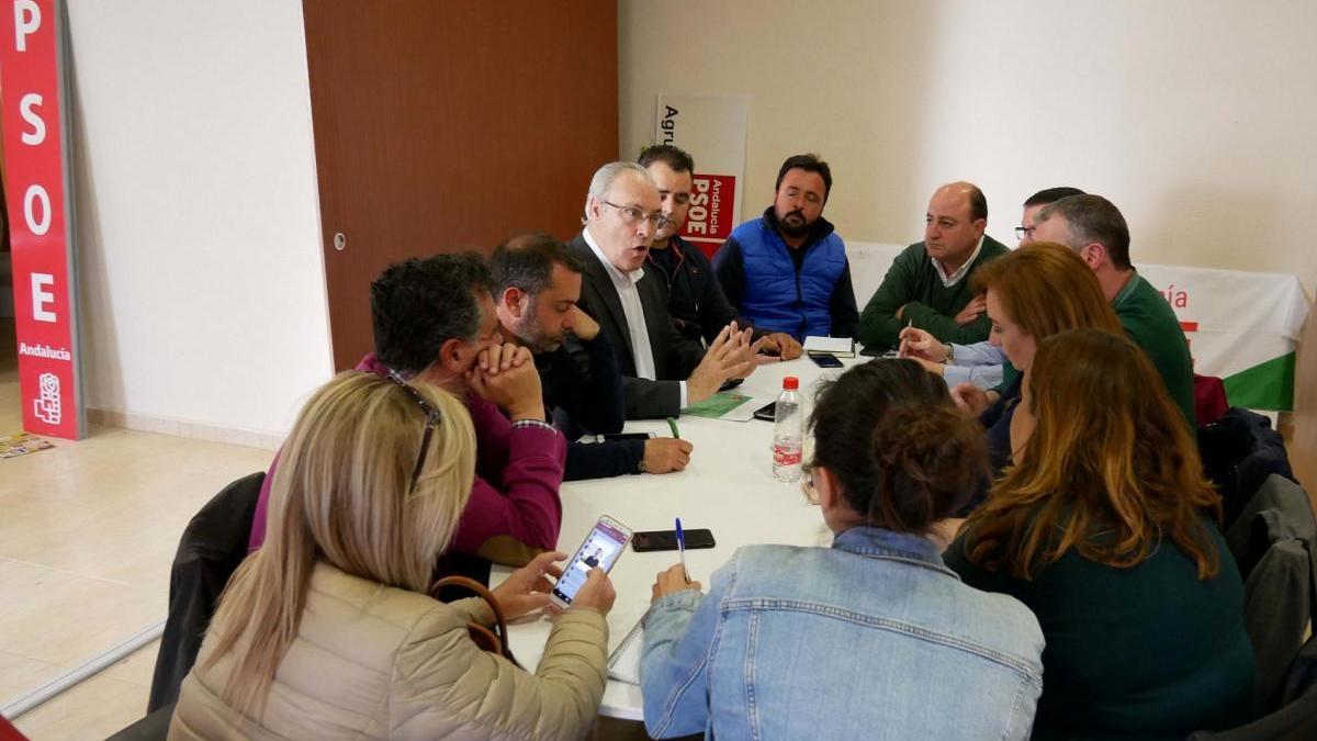 El PSOE denuncia que la puerta de la Junta está cerrada para los alcaldes de la provincia
