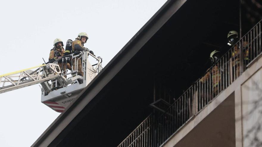 Gleich zwei Brände im selben Haus: Großbrand in Palmas Innenstadt führt kurzzeitig zu Verkehrschaos