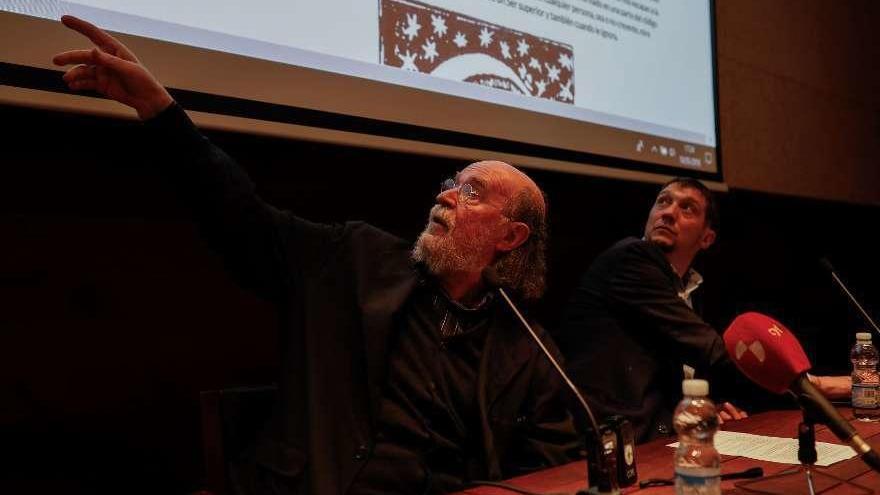 Joaquín Díaz junto a Pepe Calvo en la presentación del Archivo de la Tradición Oral.