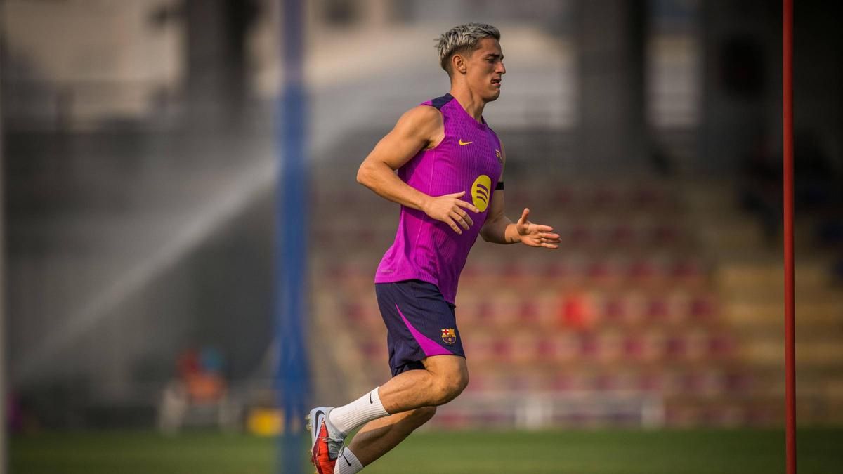 Gavi, en un entrenamiento con el FC Barcelona.