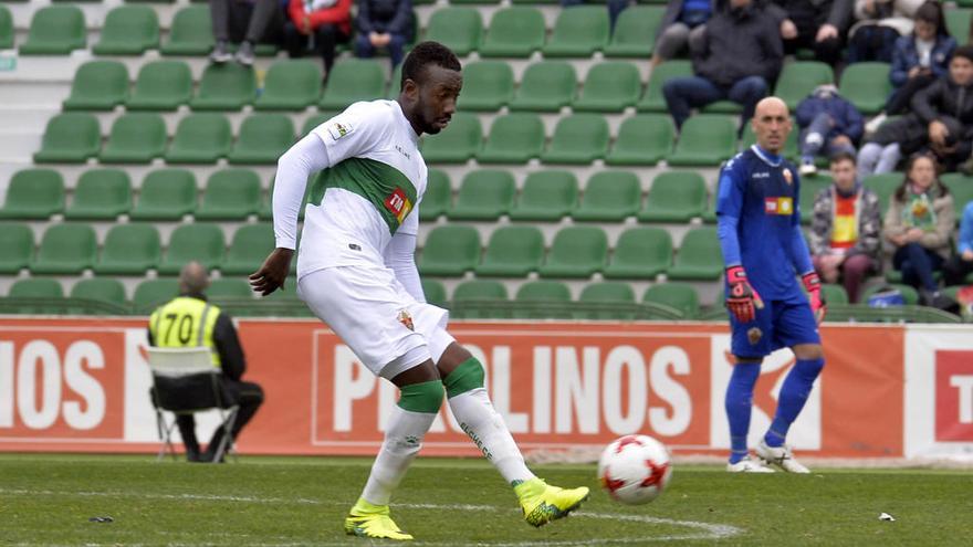 Neyder, durante un partido con el Elche