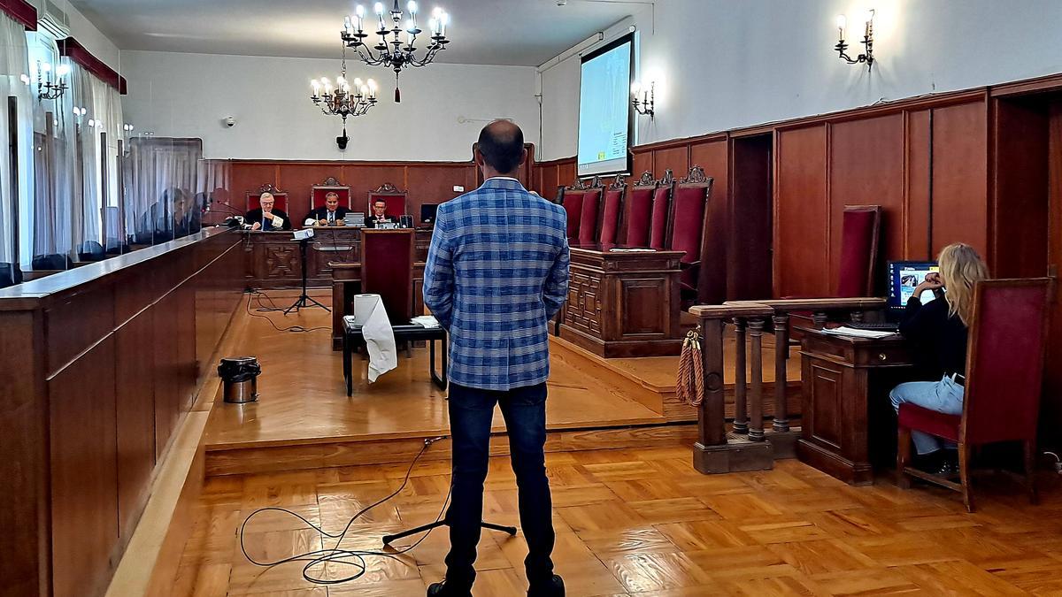 El acusado durante el juicio en la Audiencia Provincial de Badajoz este miércoles.