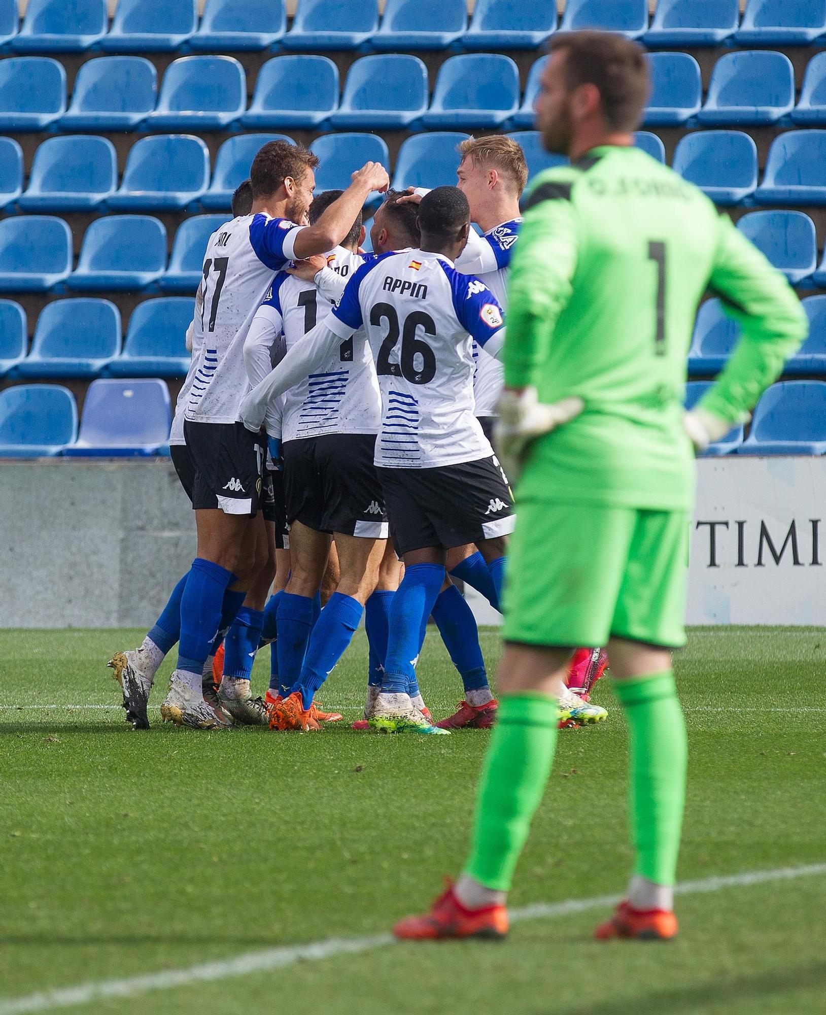 El Hércules vence a La Nucía por 3-1