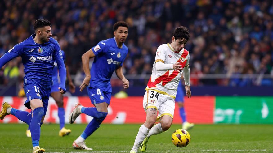 Camello se reivindica ante un Getafe con 9 jugadores