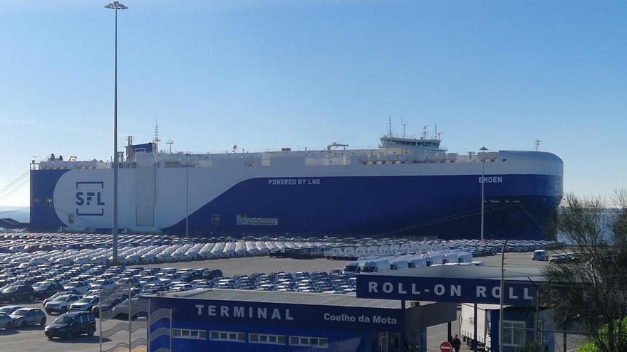 Setúbal se propone arrebatar al puerto de Vigo (y a Leixões) la exportación de furgonetas de Stellantis Mangualde