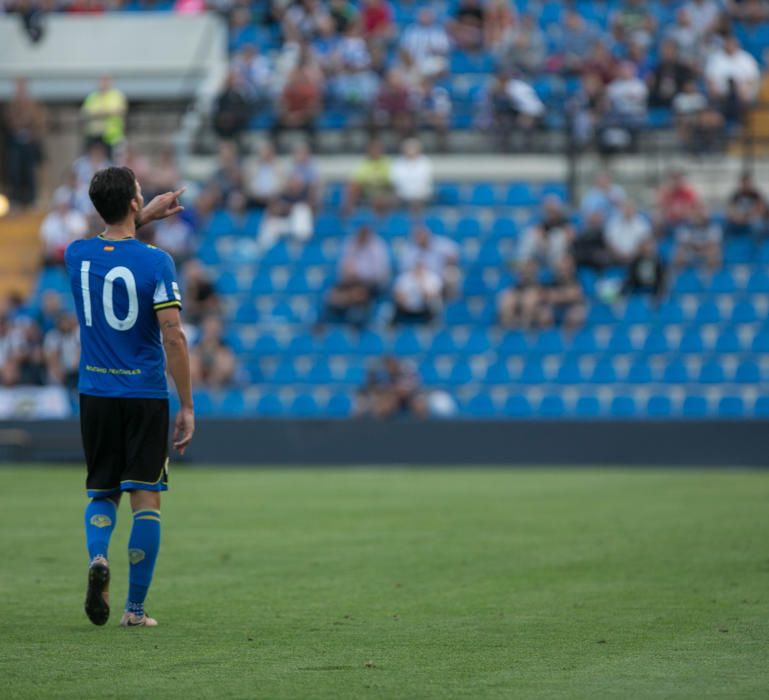 El Hércules despide al técnico argentino tras ganar por 3-2 al Peralada con mucho sufrimiento.