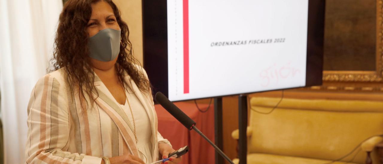 Marina Pineda, durante la presentación del proyecto de Ordenanzas Fiscales.