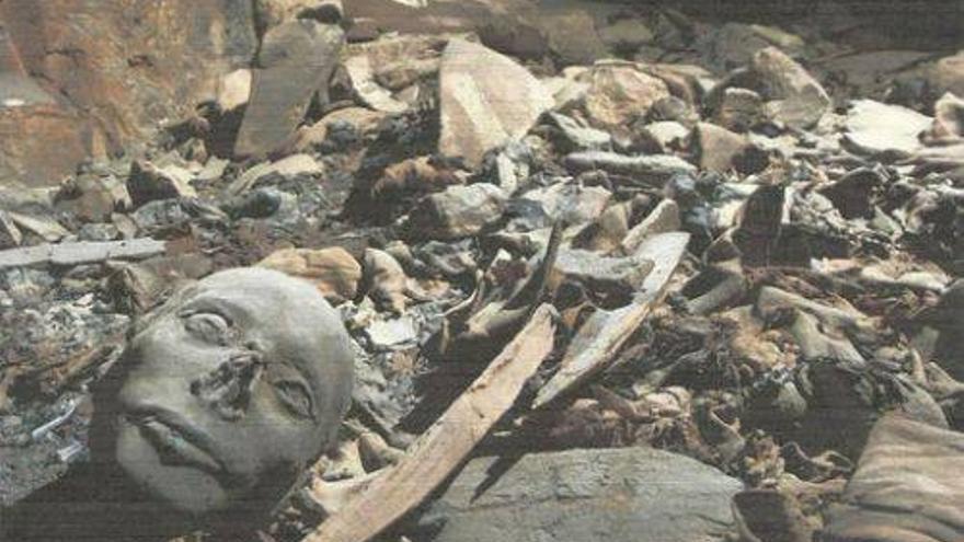 Descubierta en Luxor una gran tumba con restos de unas 50 momias