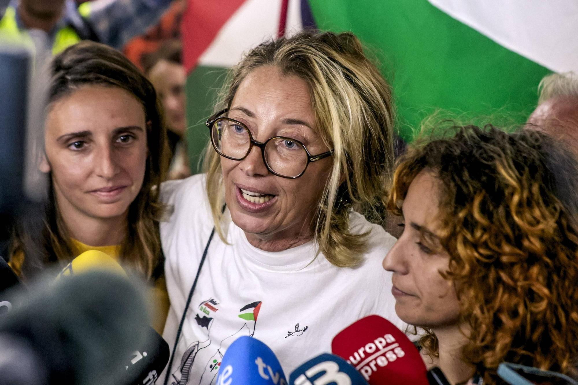 La llegada de Reyes Rigo, Lucía Muñoz y Alejandra Martínez al Aeropuerto de Palma en imágenes