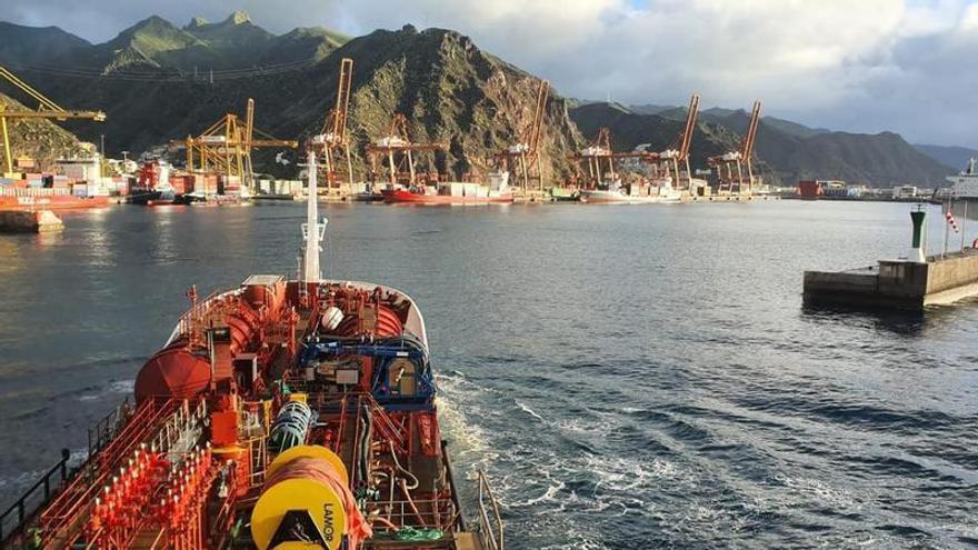 Indemnización a una oficial de marina forzada a suspender la lactancia en Tenerife