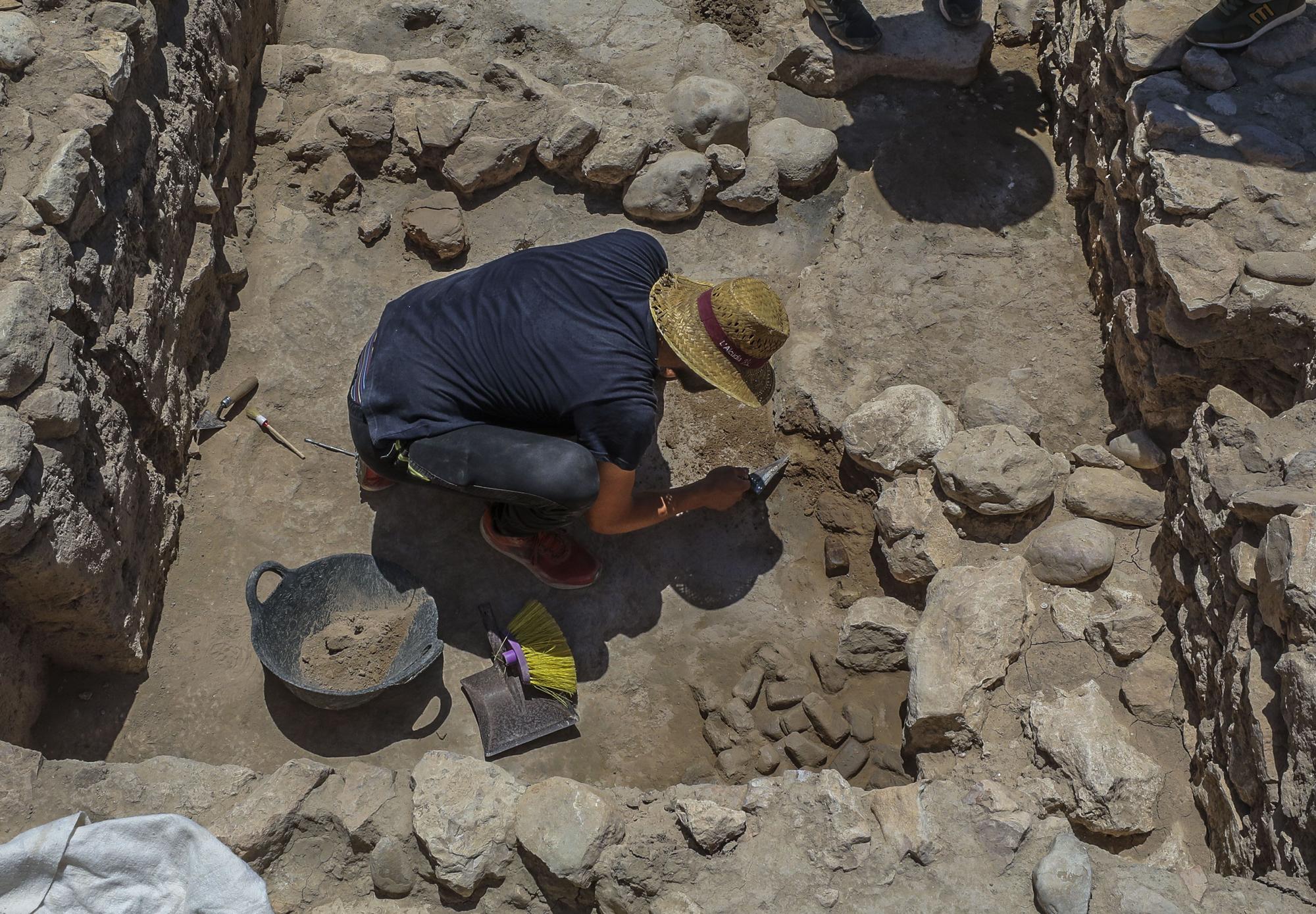 Primeras casas íberas halladas en las excavaciones en el yacimiento de La Alcudia en Elche