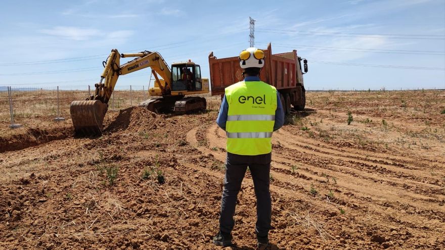 Formarán a 75 personas para trabajar en las plantas fotovoltaicas