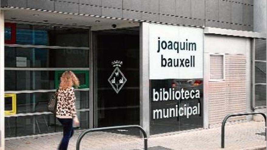 La biblioteca nova encara tardarà un temps a obrir les portes.