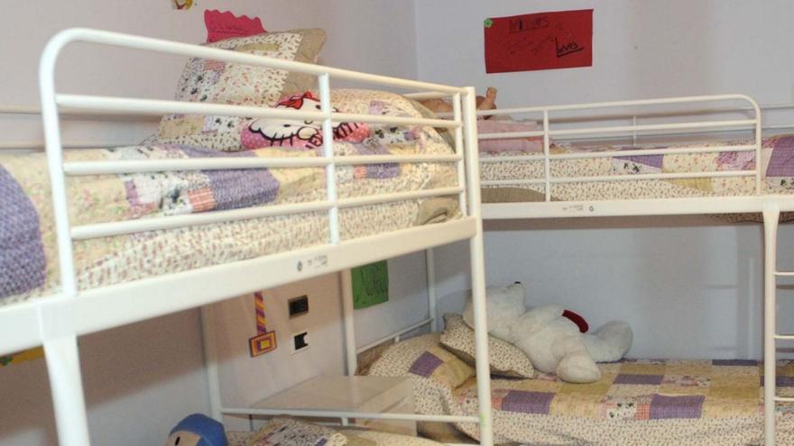 Dormitorio en una vivienda destinada a menores tutelados, en Vilagarcía de Arousa / noe parga