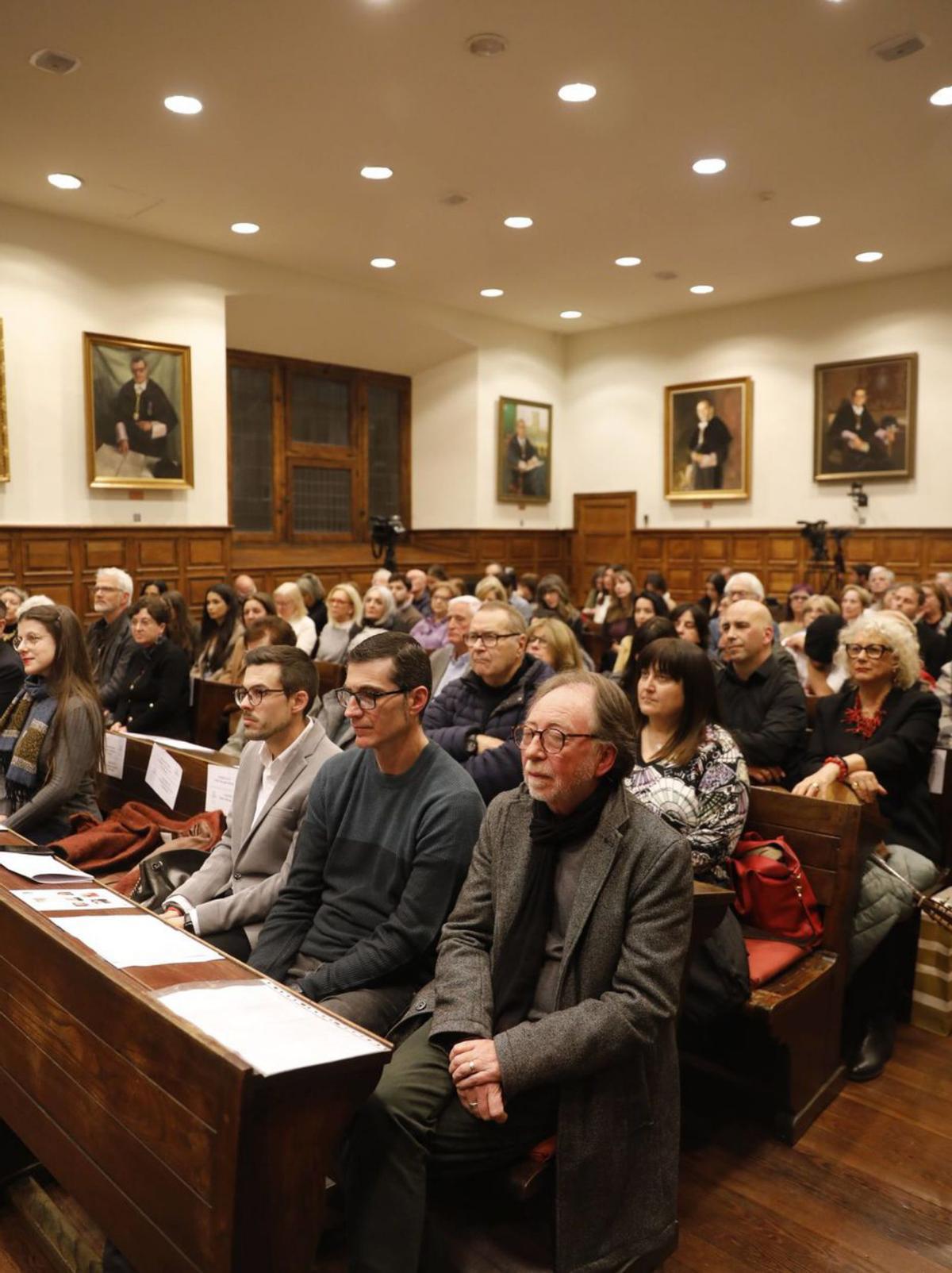 Público asistente al acto de entrega de los premios. | FERNANDO RODRÍGUEZ