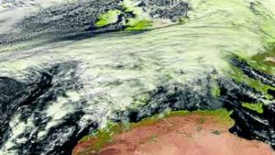 El fuerte viento se suma a la lluvia y al frío en toda España