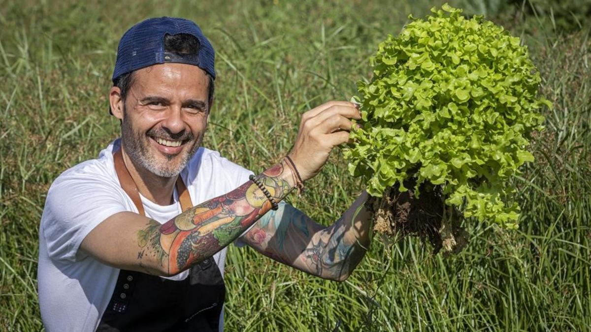 Juan LLorca, chef y apasionado de la nutrición infantil, ha emprendido una batalla por la comida saludable en las escuelas.