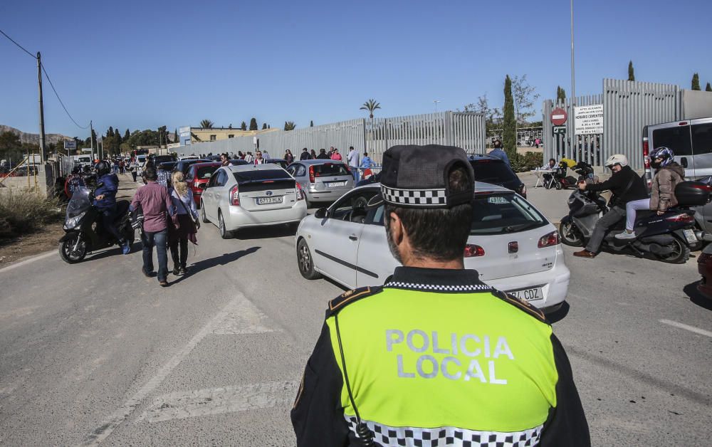 Lleno en el Cementerio de Alicante