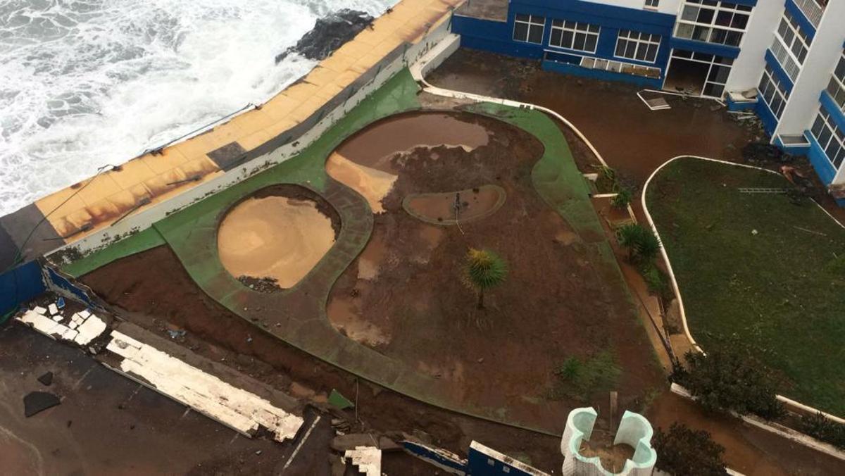 Evacuación de un edificio en Mesa del Mar