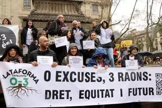 Cientos de personas se concentran en Barcelona para reclamar menos ratios y mejoras de 0 a 3 años: “No somos guardería”