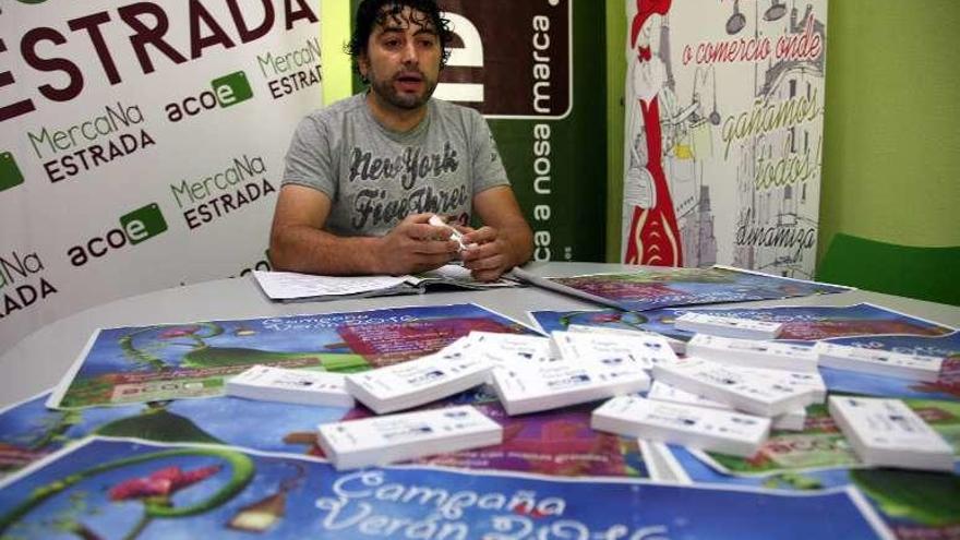 Alfredo González, ayer, durante la presentación. // Bernabé/Luismy