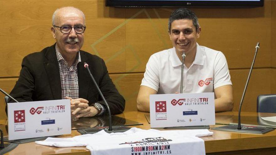 Peñíscola reunirá a 800 triatletas en el V Infinitri Half Triathlón