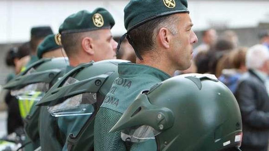 Agentes del Seprona de la Guardia Civil de Ourense. // I. Osorio