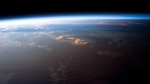 L’atmosfera de la Terra s’ha encongit 342 metres en 20 anys pel CO<sub>2</sub>