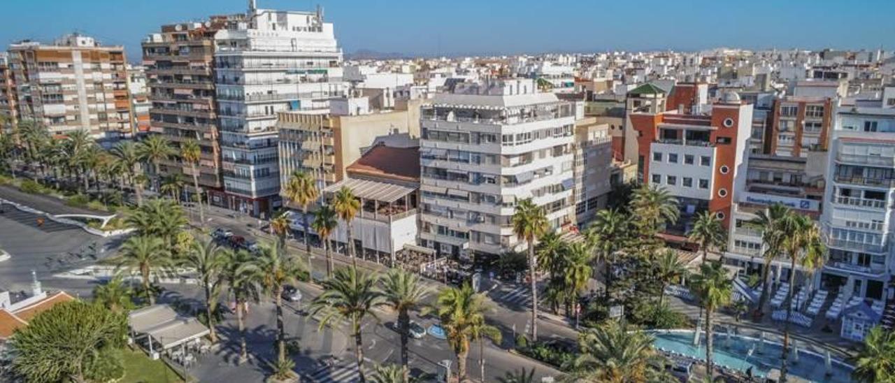 Torrevieja cuenta con una oferta potencial de plazas de alojamiento en apartamentos turísticos de más de 220.000 unidades, la mayoría no reguladas.