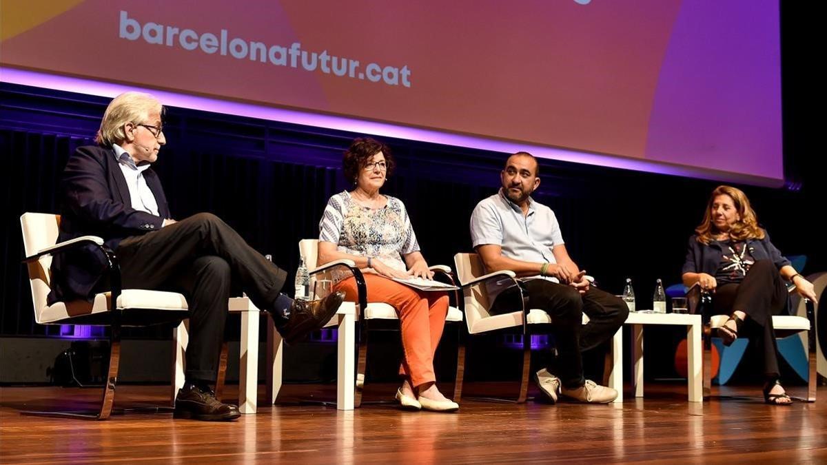 Cuatro de los participantes en la presentación de Barcelona Futur, esta mañana