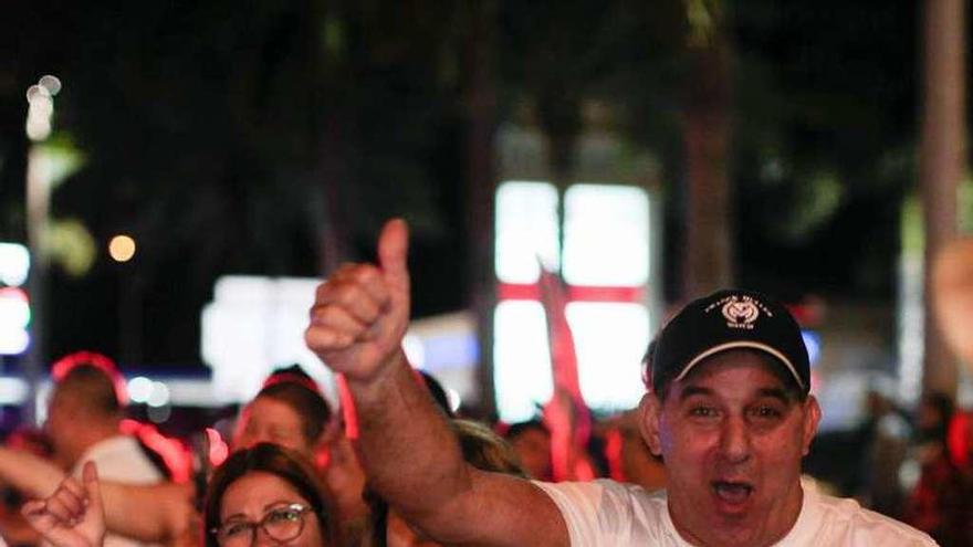 Cubanos en Miami celebran el fallecimiento de Fidel Castro.