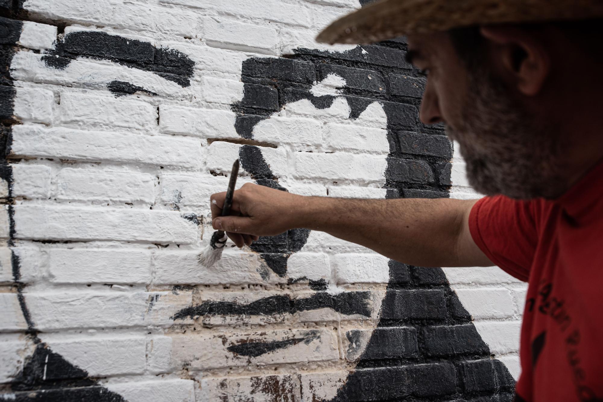 El mural d'Agustín Rueda de Sallent torna a agafar color de nou