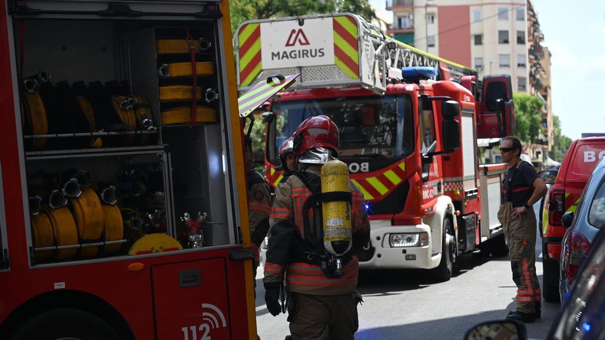 Bomberos de Castelló en una imagen de archivo en otro incendio en la capital.